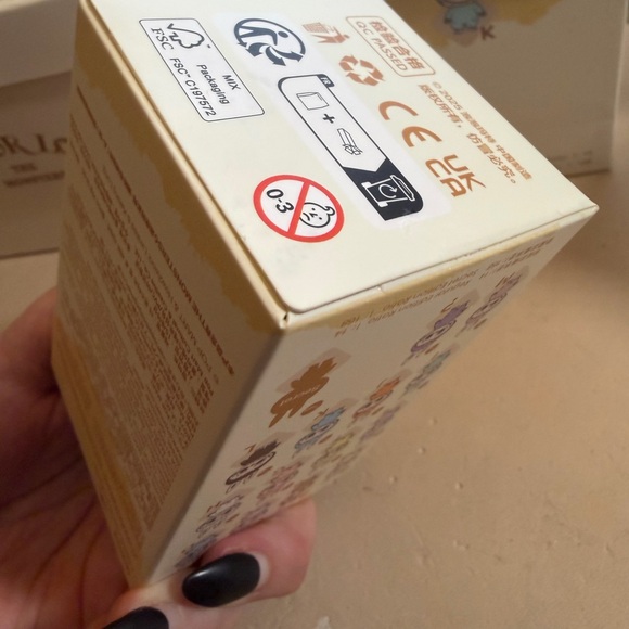 LETTER B THE MONSTERS Pin for Love Series✅IN STOCK - Picture 6 of 7